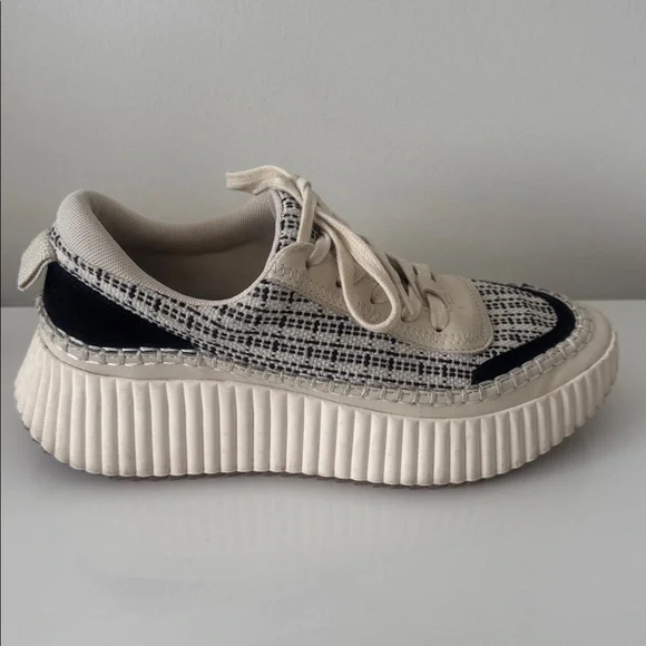 Dolce Vita Dolen Cream and Black Casual Shoes 7.5/8 - Picture 8 of 8